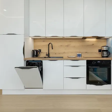 Polanki Aqua With Parking By Renters Prestige Apartment *